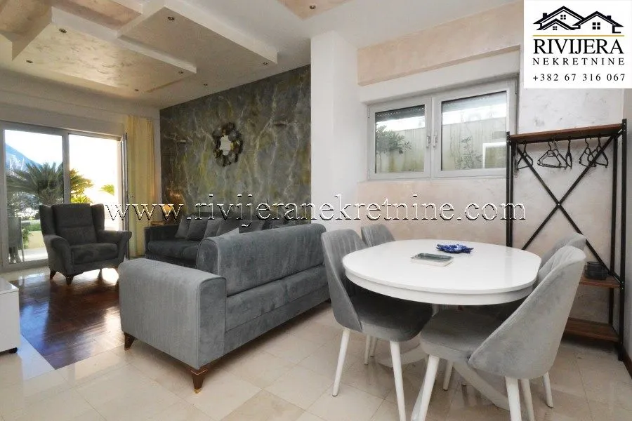 Sale, two bedroom apartment, 64m², Dobrota, Kotor
