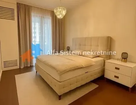 Izdavanje, trosoban stan, 120m², Savski Venac, Beograd - image 7