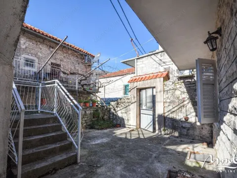 Prodaja, kuća, 90m², Tivat, Crna Gora - image 15