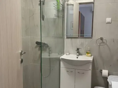 Izdavanje, jednosoban stan, 33m², Centar, Cetinje - image 7