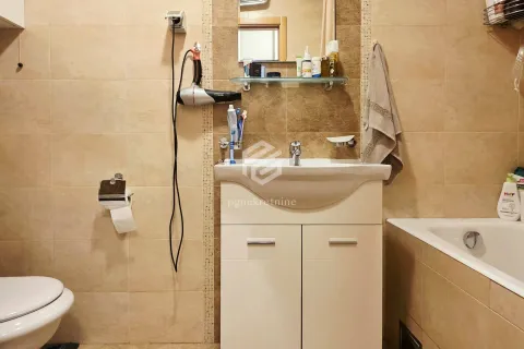 Prodaja, jednosoban stan, 41m², Stari Aerodrom, Podgorica - image 9