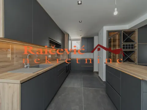 Sale, four bedroom apartment, 135m², Pančevo, Srbija - image 5