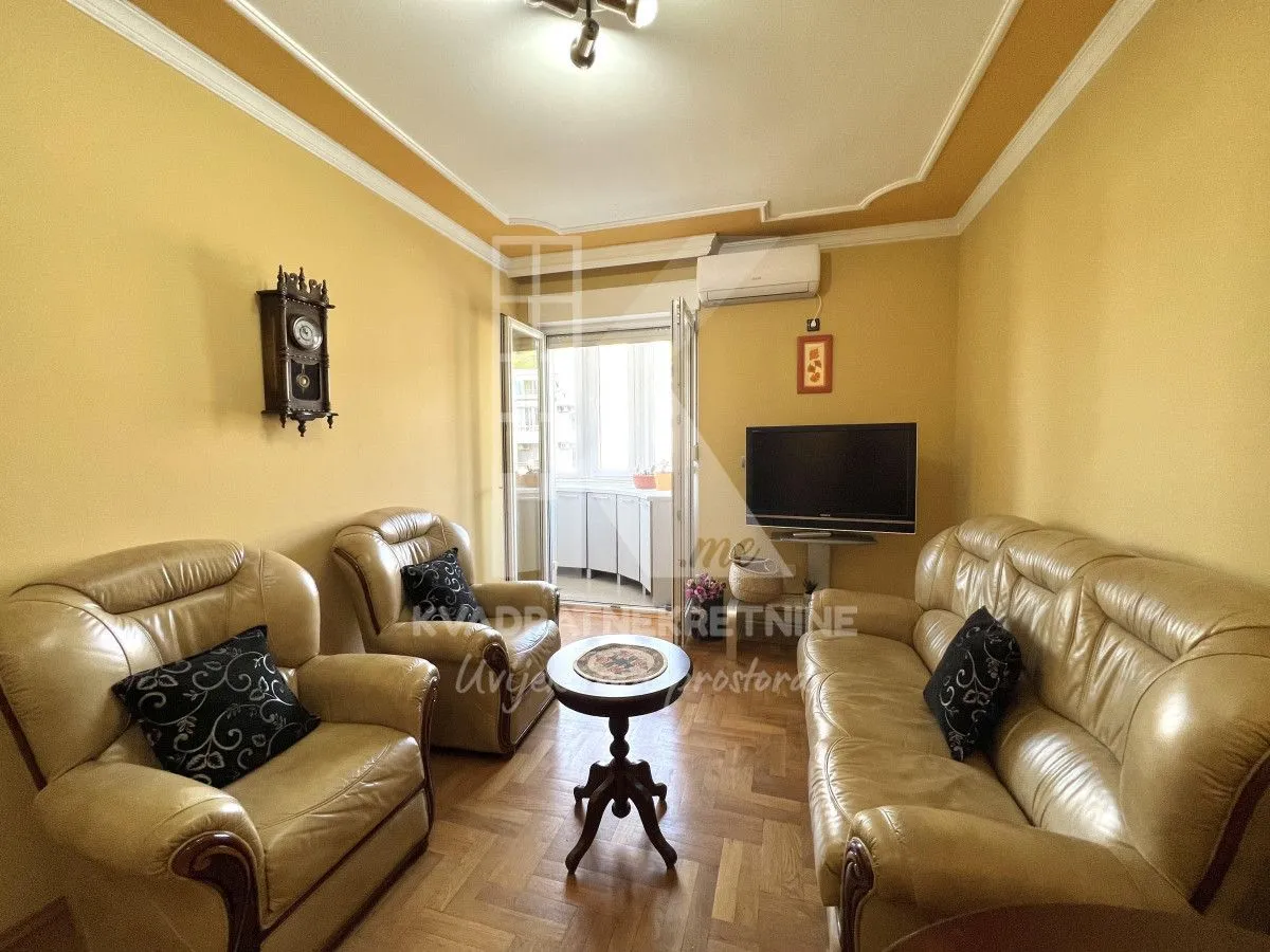 Izdavanje, jednosoban stan, 40m², Stari Aerodrom, Podgorica