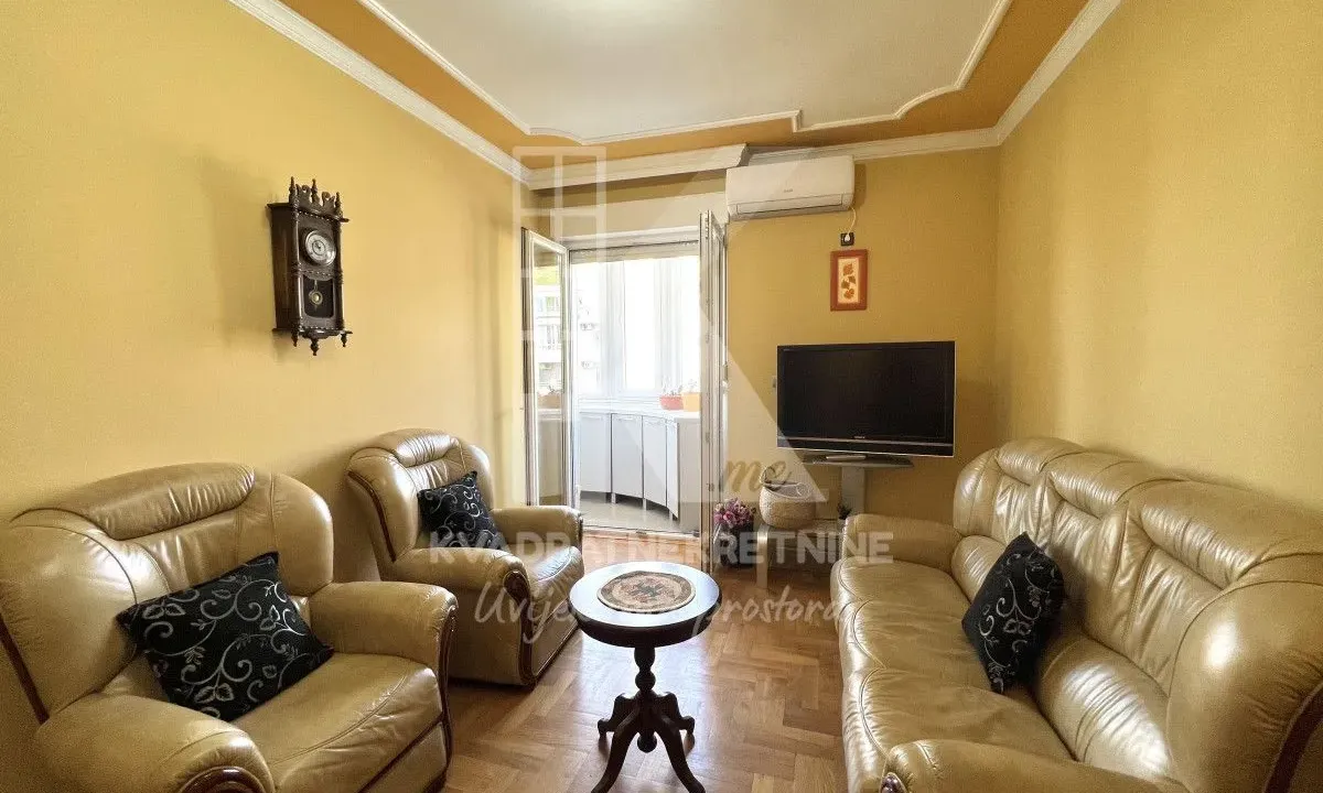 Izdavanje, jednosoban stan, 40m², Stari Aerodrom, Podgorica