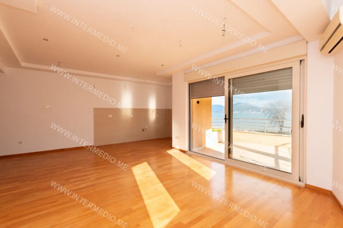 Prodaja, dvosoban stan, 132m², Igalo, Herceg Novi