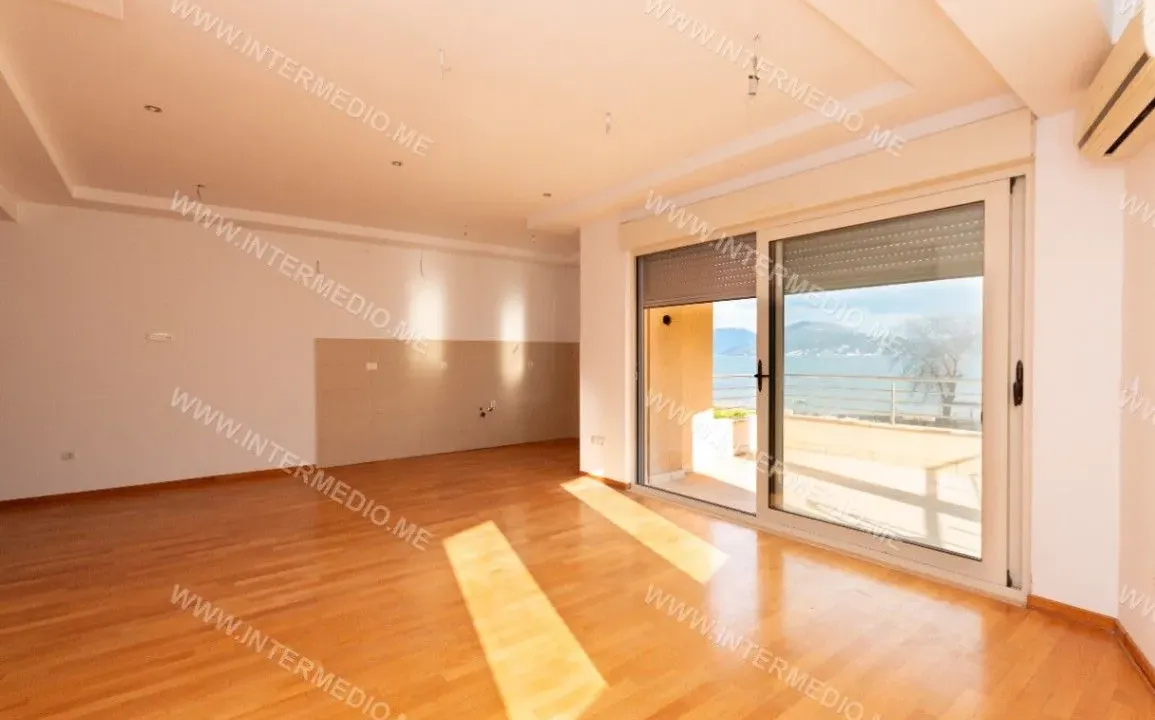 Prodaja, dvosoban stan, 132m², Igalo, Herceg Novi