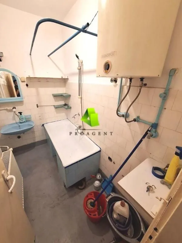 Rent, office space, 66m², Medijana, Niš
