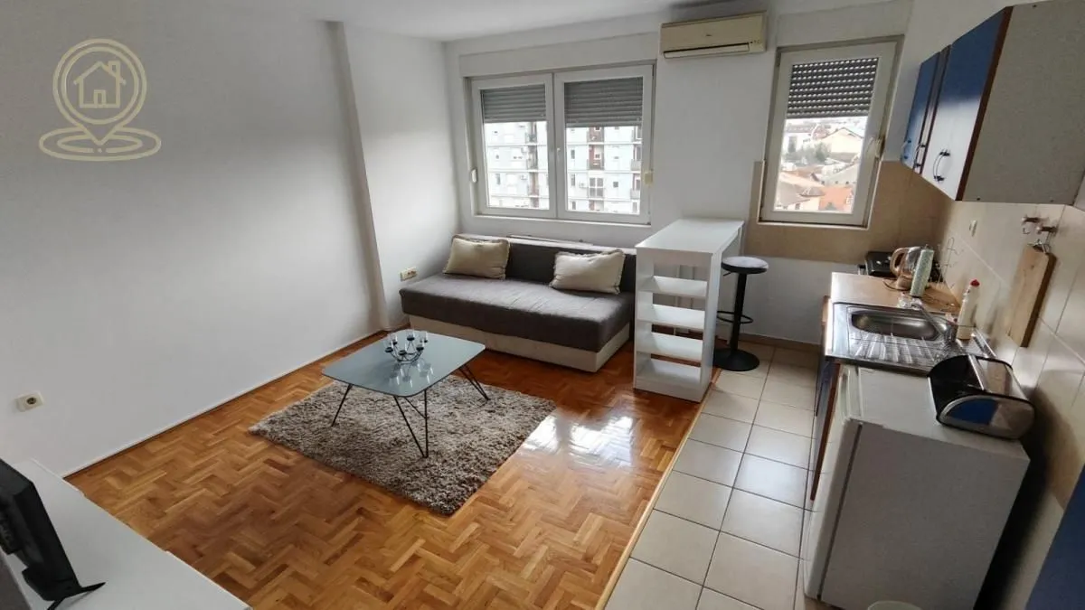 Izdavanje, garsonjera, 25m², Bulevar Evrope, Novi Sad Sve Podlokacije