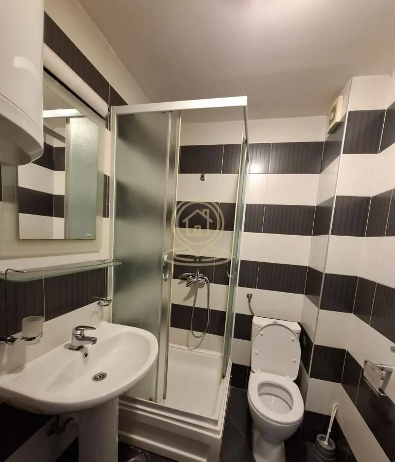 Izdavanje, garsonjera, 30m², Centar, Kragujevac