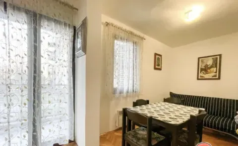 Izdavanje, dvosoban stan, 80m², Malo Brdo, Podgorica - image 2