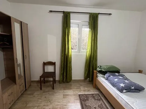 Rent, one bedroom apartment, 90m², Radanovići, Kotor - image 4