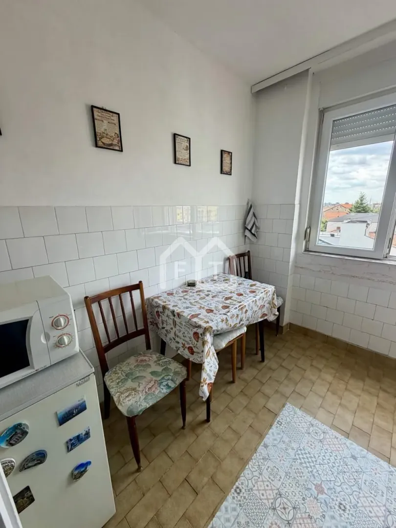 Rent, two bedroom apartment, 52m², Južni Bulevar, Vračar Sve Podlokacije