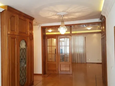 Rent, house, 550m², Senjak, Beograd - image 12