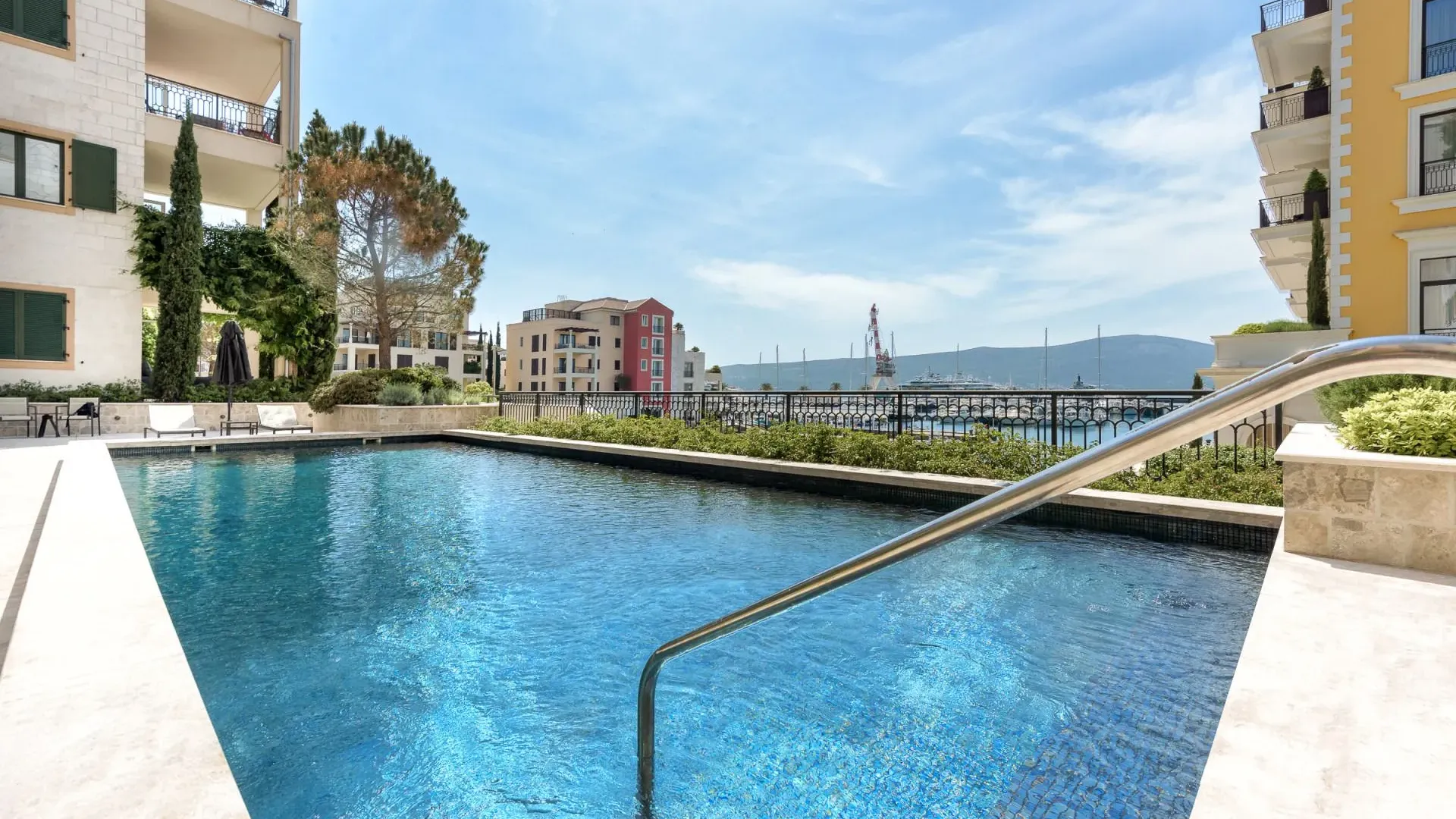 Rent, four bedroom apartment, 228m², Porto Montenegro, Tivat