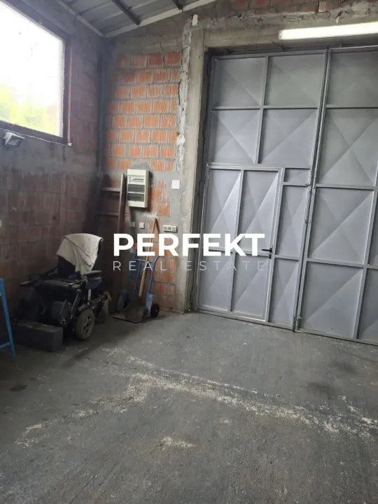 Rent, office space, 112m², Kačarevo, Pančevo