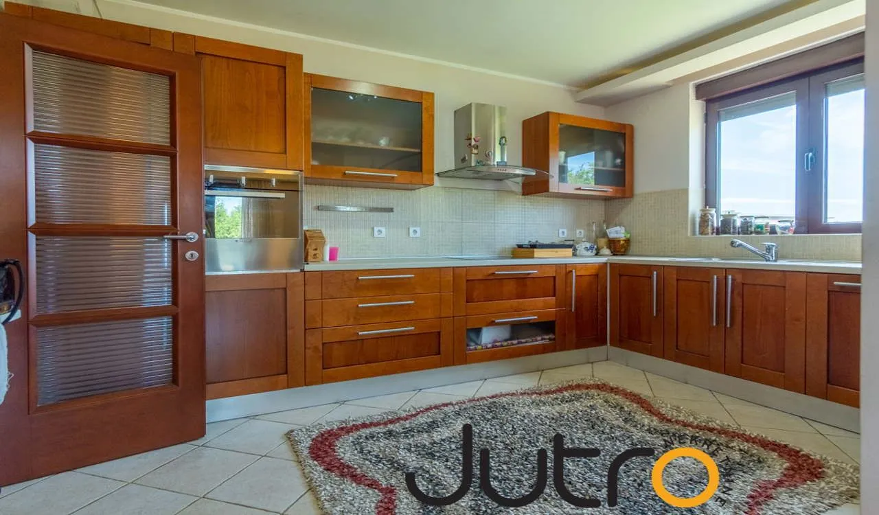 Rent, house, 320m², Donja Gorica, Podgorica