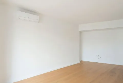 Sale, two bedroom apartment, 59m², Bečići, Budva - image 2
