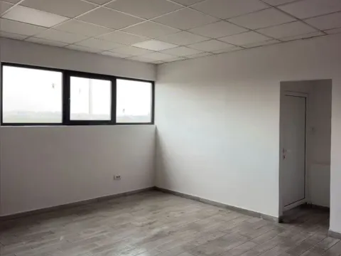 Izdavanje, poslovni prostor, 1500m², Zemun Sve Podlokacije, Beograd - image 6