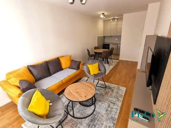 Izdavanje, jednosoban stan, 47m², Central Point, Podgorica
