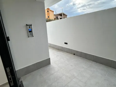 Prodaja, jednosoban stan, 40m², Šušanj, Bar - image 17