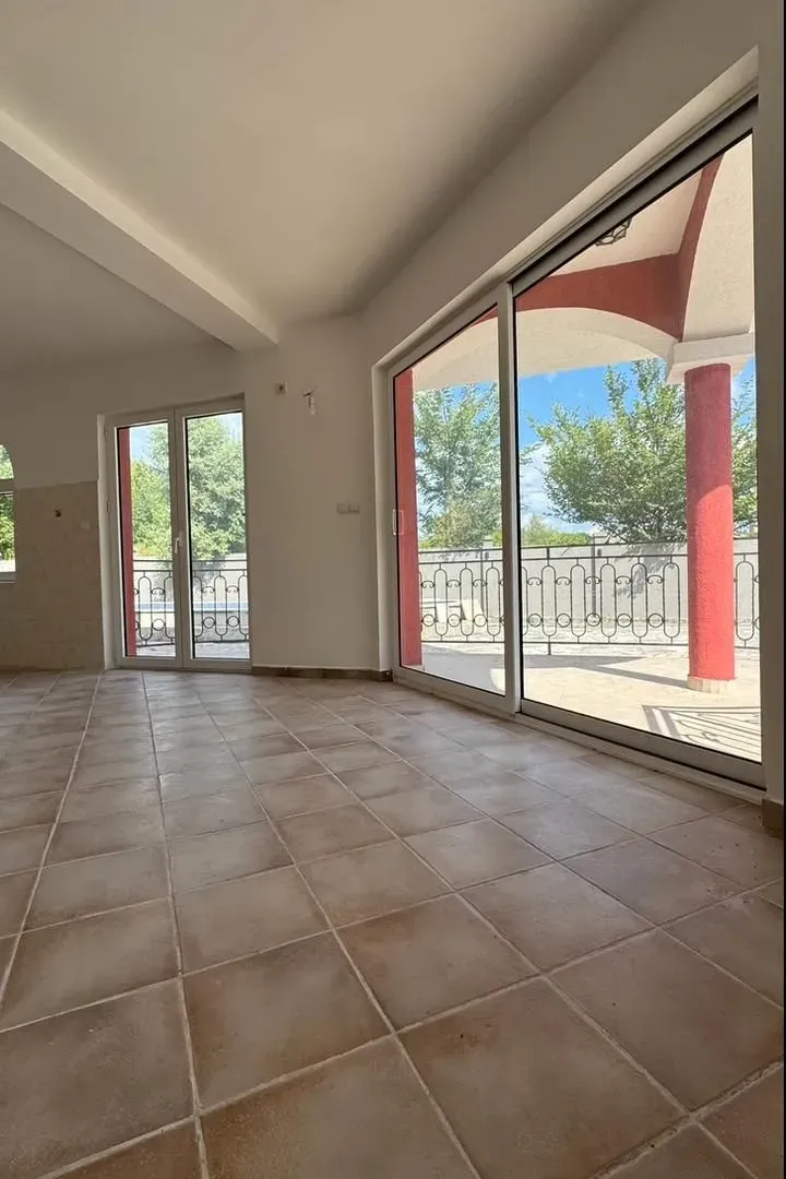 Prodaja, dvosoban stan, 79m², Lastva Grbaljska, Kotor
