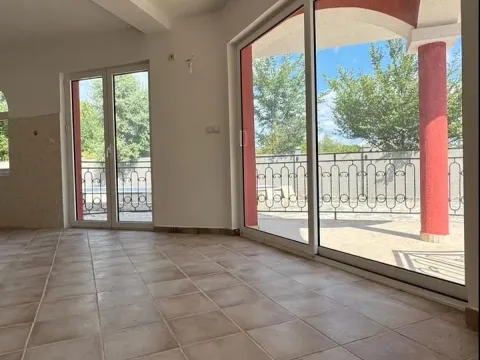Prodaja, dvosoban stan, 79m², Lastva Grbaljska, Kotor - image 1