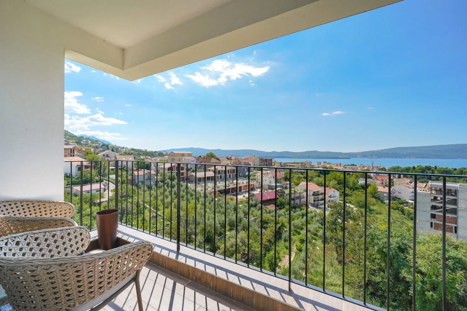 Prodaja, stan, 66m², Tivat, Crna Gora