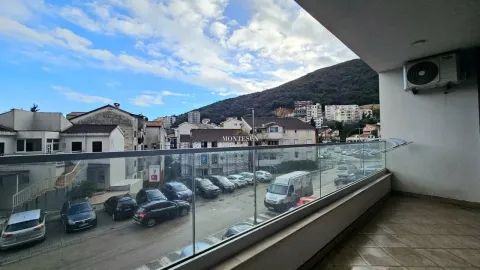 Rent, two bedroom apartment, 78m², Centar, Budva - image 8