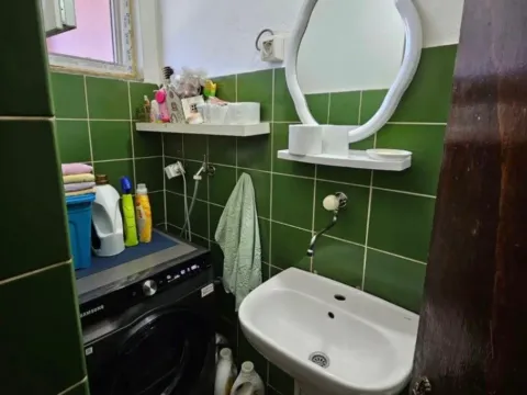 Prodaja, kuća, 191m², Tološi, Podgorica - image 5