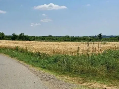 Zemljište in Veliki Borak