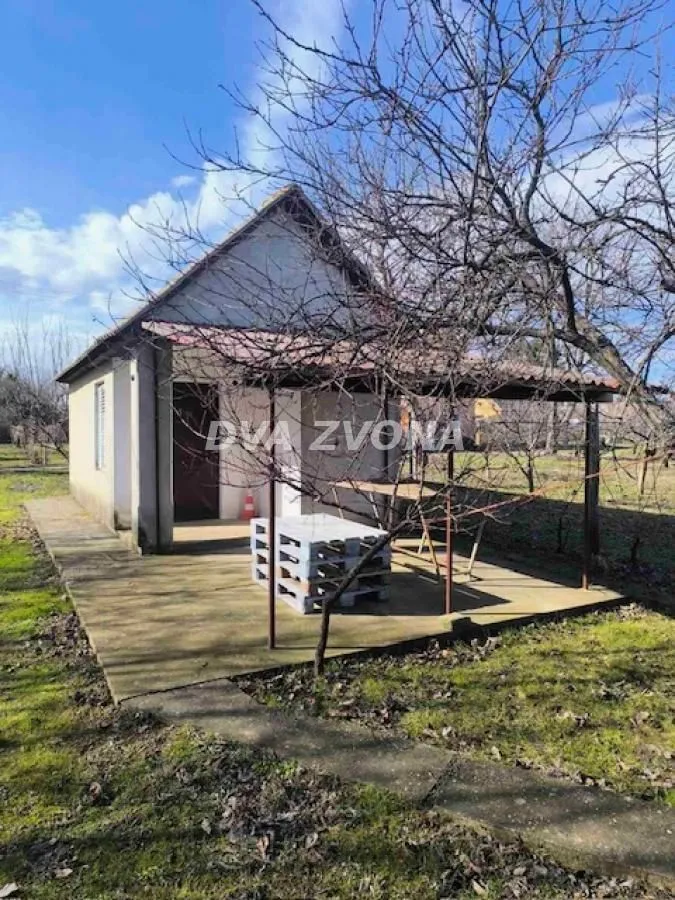 Prodaja, plac, 1200m², Čortanovci, Inđija