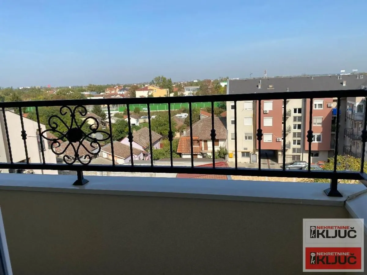 Prodaja, trosoban stan, 74m², Salajka, Novi Sad Sve Podlokacije