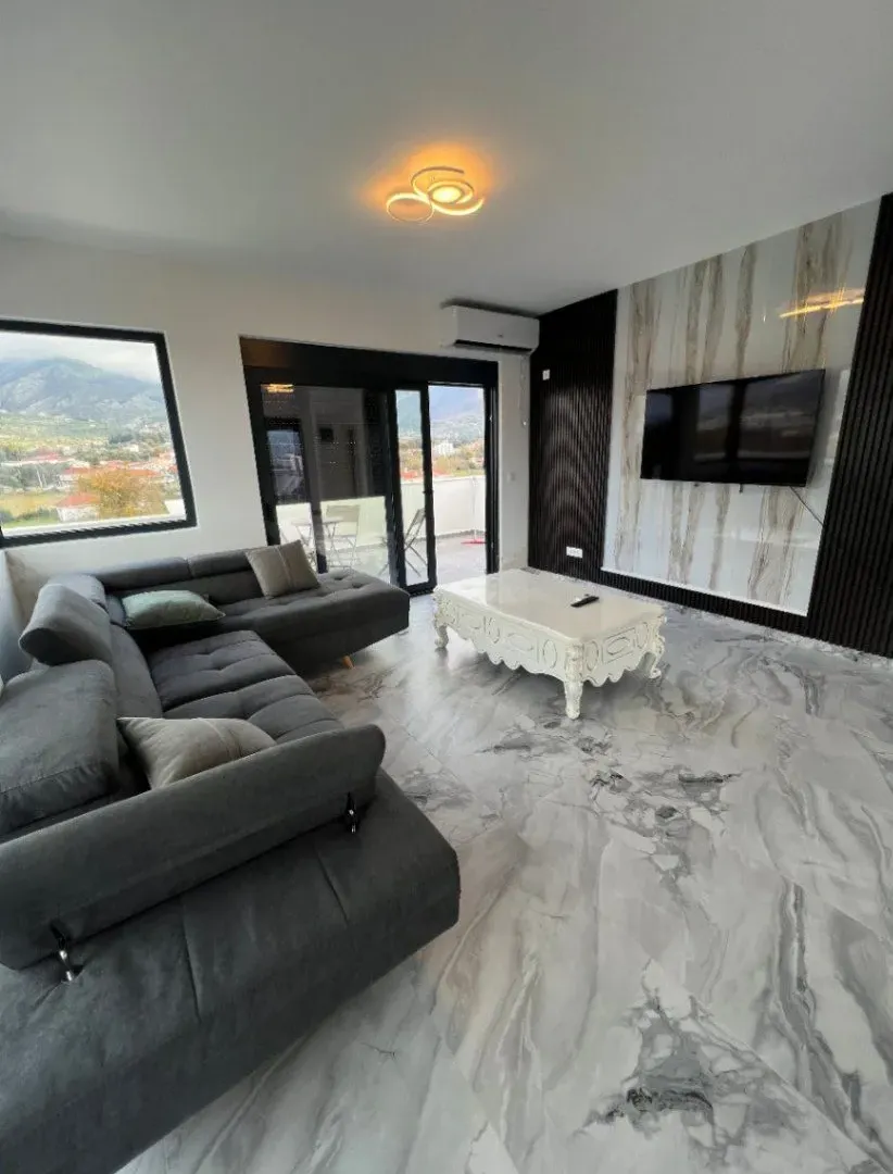 Izdavanje, dvosoban stan, 150m², Polje, Bar