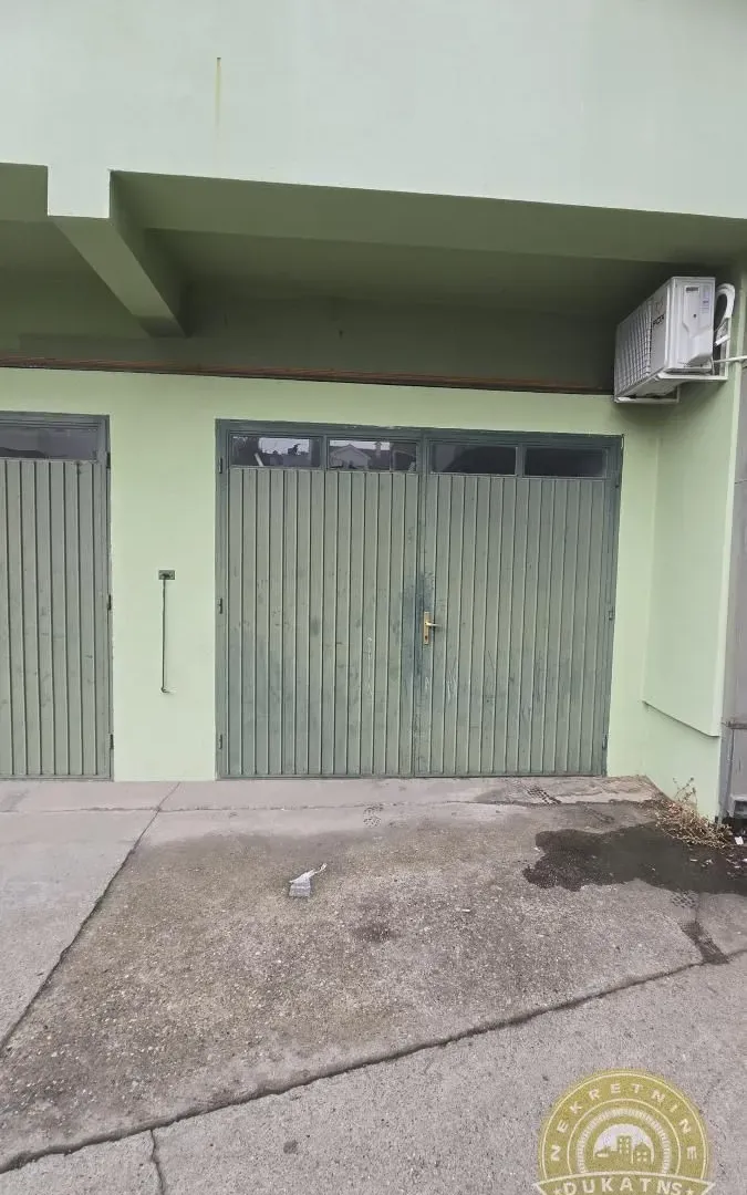 Prodaja, četvorosoban stan, 98m², Grbavica, Novi Sad Sve Podlokacije