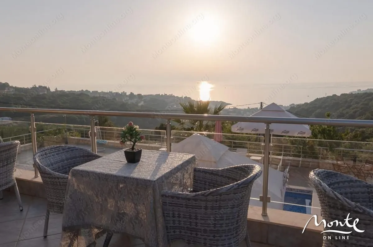 Prodaja, poslovni prostor, 1100m², Kunje, Bar