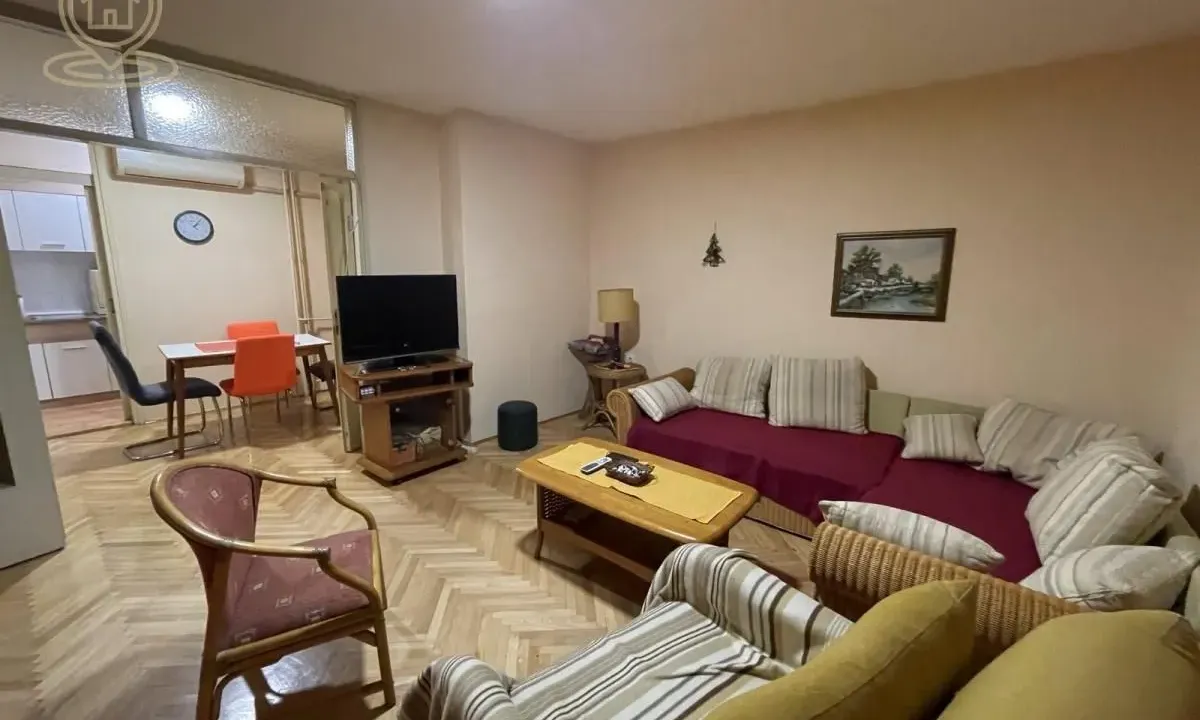 Izdavanje, jednosoban stan, 44m², Bulevar, Niš