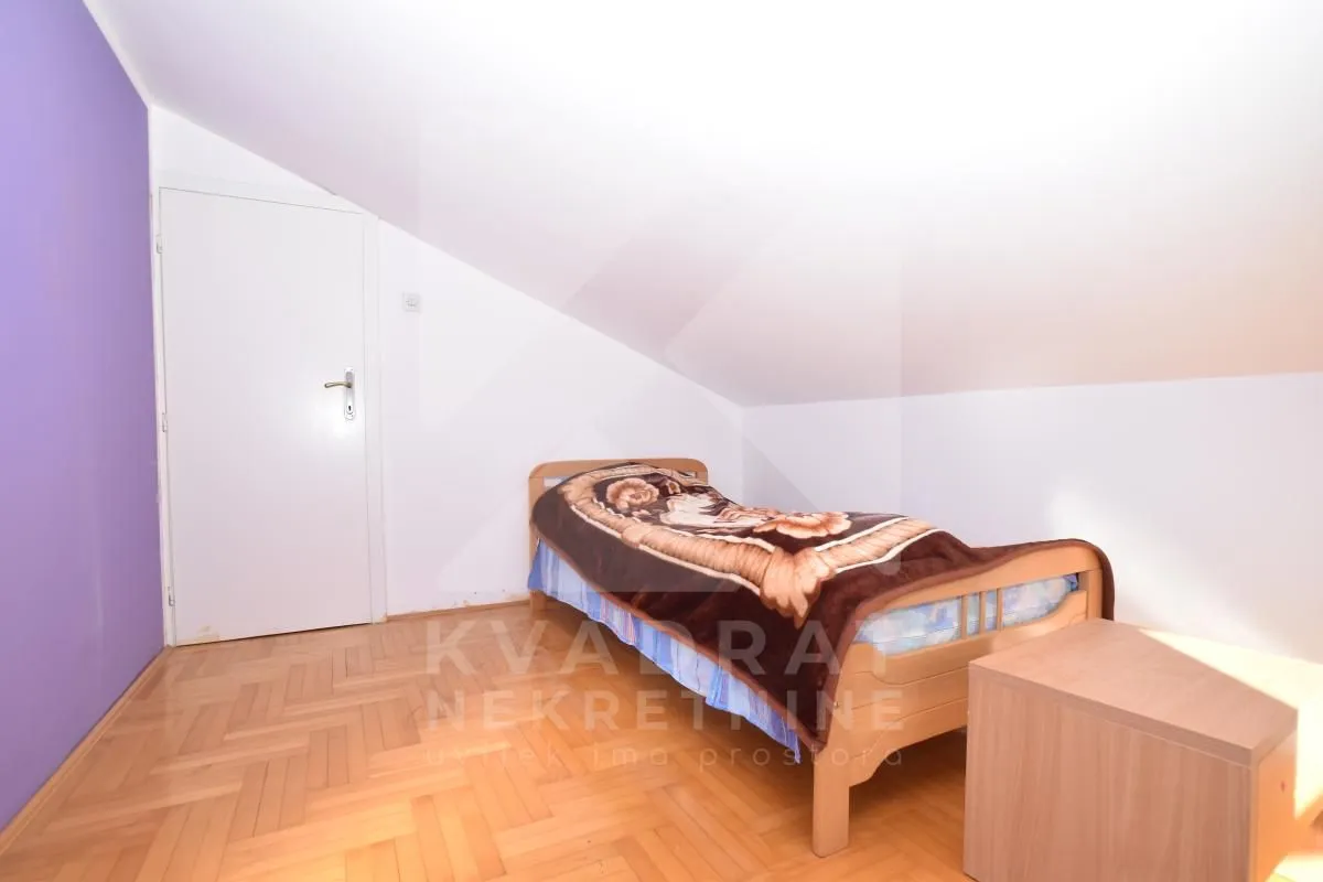 Izdavanje, petosoban stan, 120m², Zlatica, Podgorica
