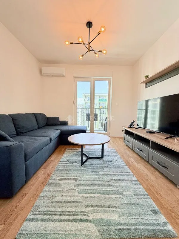 Rent, one bedroom apartment, 42m², Pobrežje, Podgorica