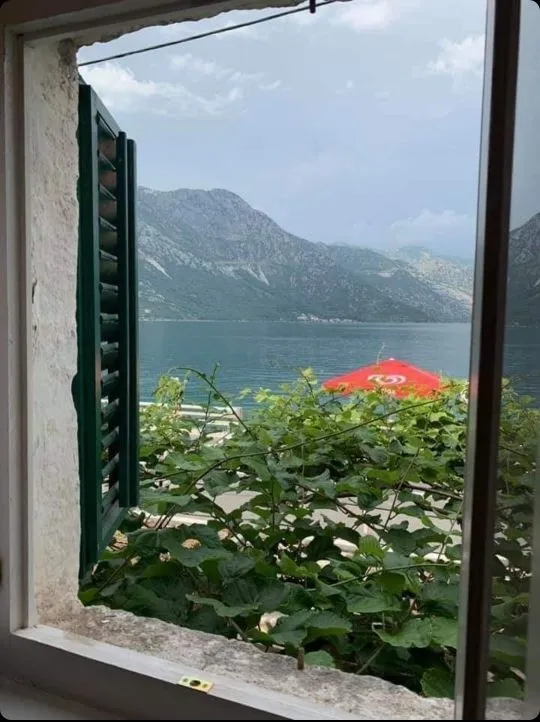 Prodaja, kuća, 300m², Herceg Novi, Crna Gora