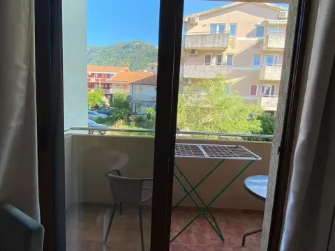 Izdavanje, garsonjera, 33m², Budva, Crna Gora - image 8