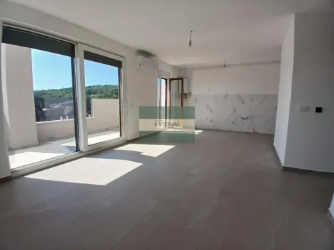 Prodaja, trosoban stan, 76m², Sarina Medja, Jagodina - image 1
