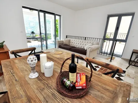 Sale, three bedroom apartment, 150m², Risan, Kotor - image 5