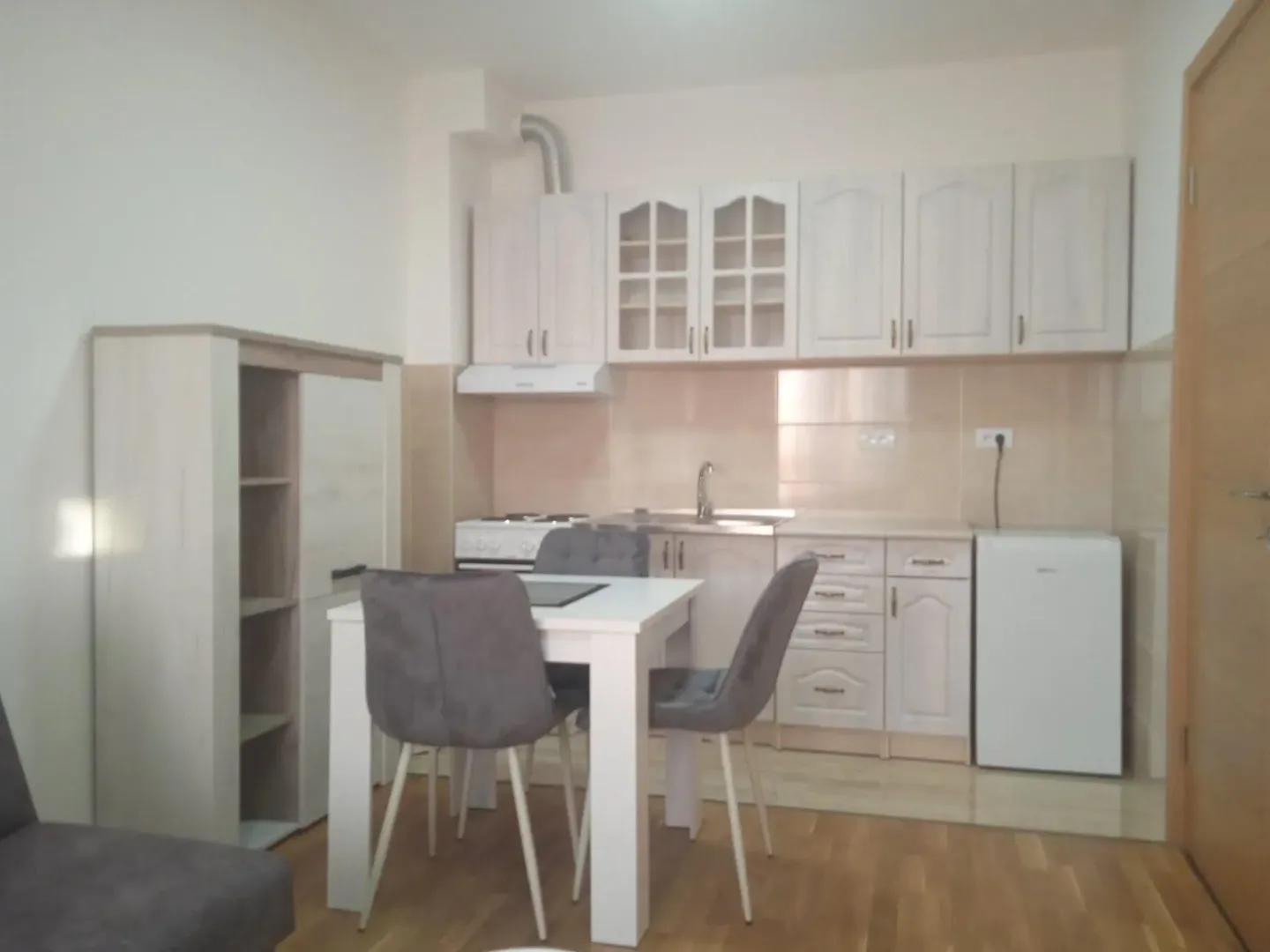Izdavanje, garsonjera, 30m², Zabjelo, Podgorica
