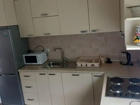 Izdavanje, dvosoban stan, 60m², Zelenika, Herceg Novi - image 2