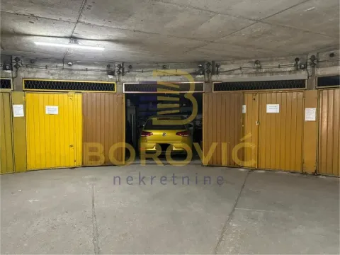 Izdavanje, trosoban stan, 144m², Kosančićev Venac, Beograd - image 6