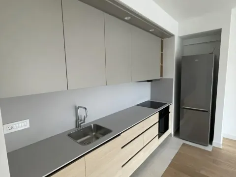 Izdavanje, trosoban stan, 80m², Savski Venac, Beograd - image 4