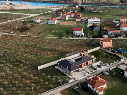 Sale, house, 259m², Donji Kokoti, Podgorica - image 11