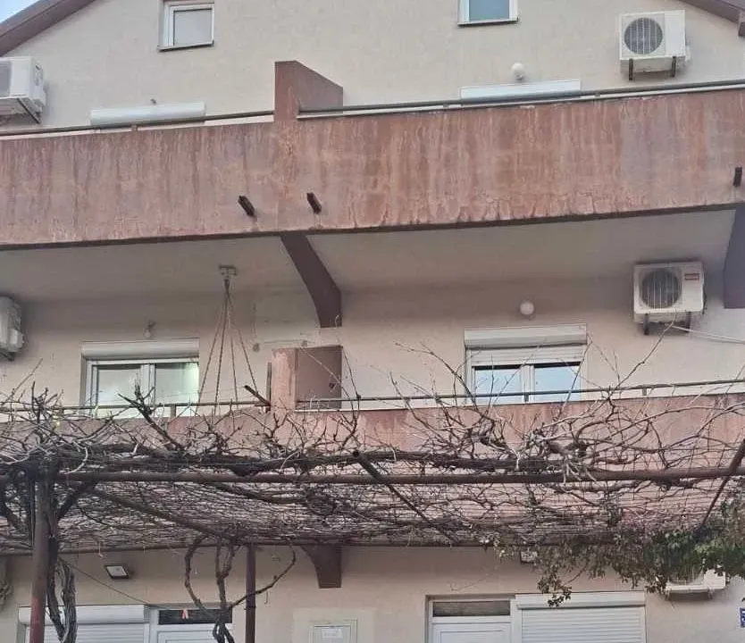 Izdavanje, jednosoban stan, 50m², Igalo, Herceg Novi