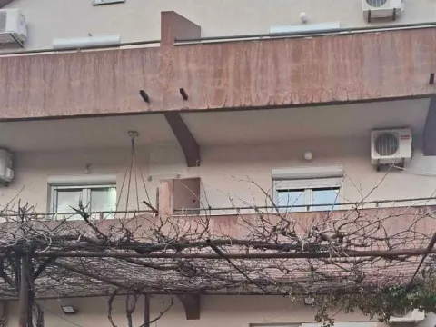 Izdavanje, jednosoban stan, 50m², Igalo, Herceg Novi - image 1