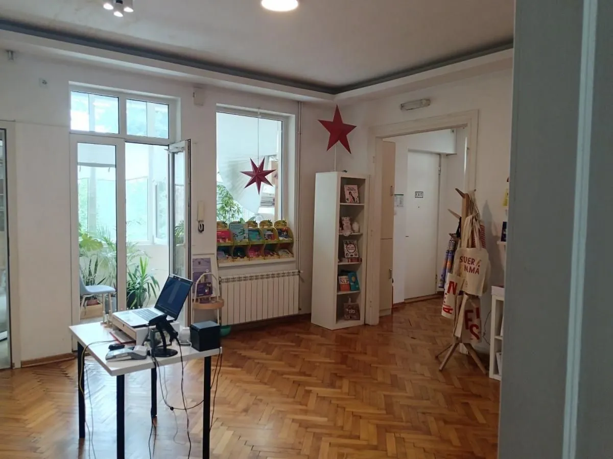 Rent, four bedroom apartment, 115m², Vračar Sve Podlokacije, Beograd